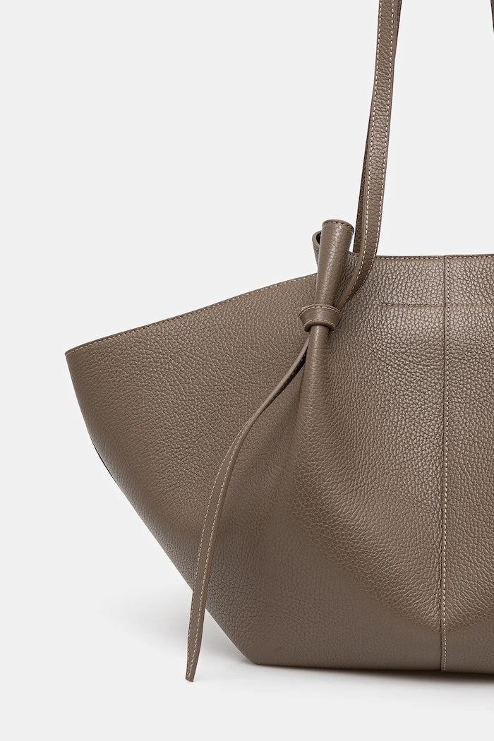 Yuzefi Large Mochi Shopper Kožená Kabelka Béžová YUZSS25-HB-LM-L052