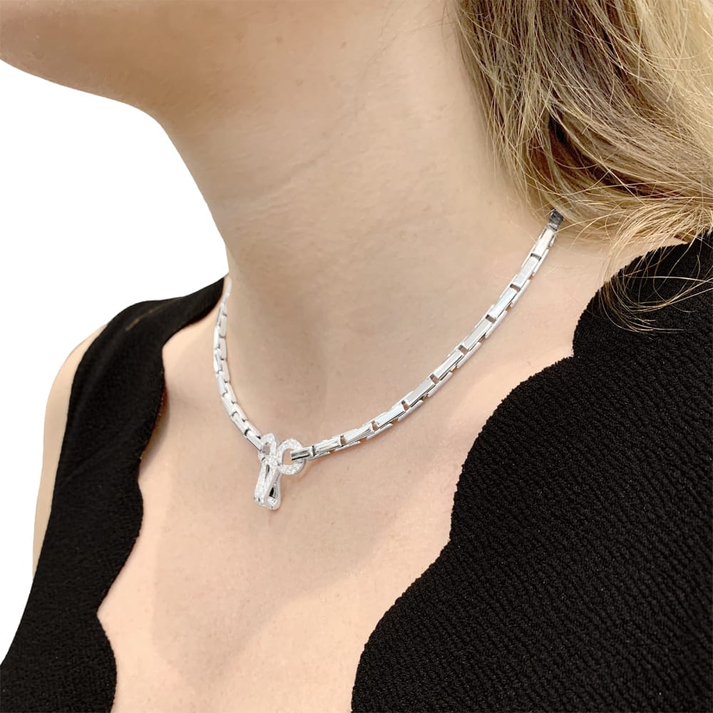 Cartier Agrafe Náhrdelník z Bílého Zlata s Diamanty