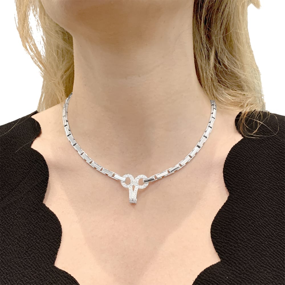 Cartier Agrafe Náhrdelník z Bílého Zlata s Diamanty