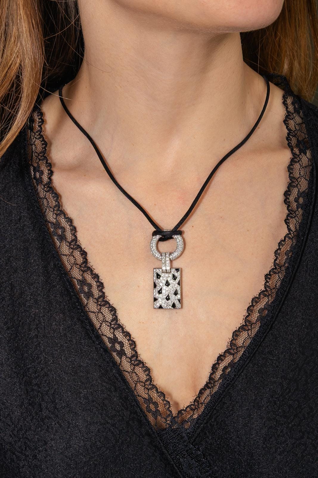 Cartier Panthère Náhrdelník z Bílého Zlata s Diamanty a Onyxem