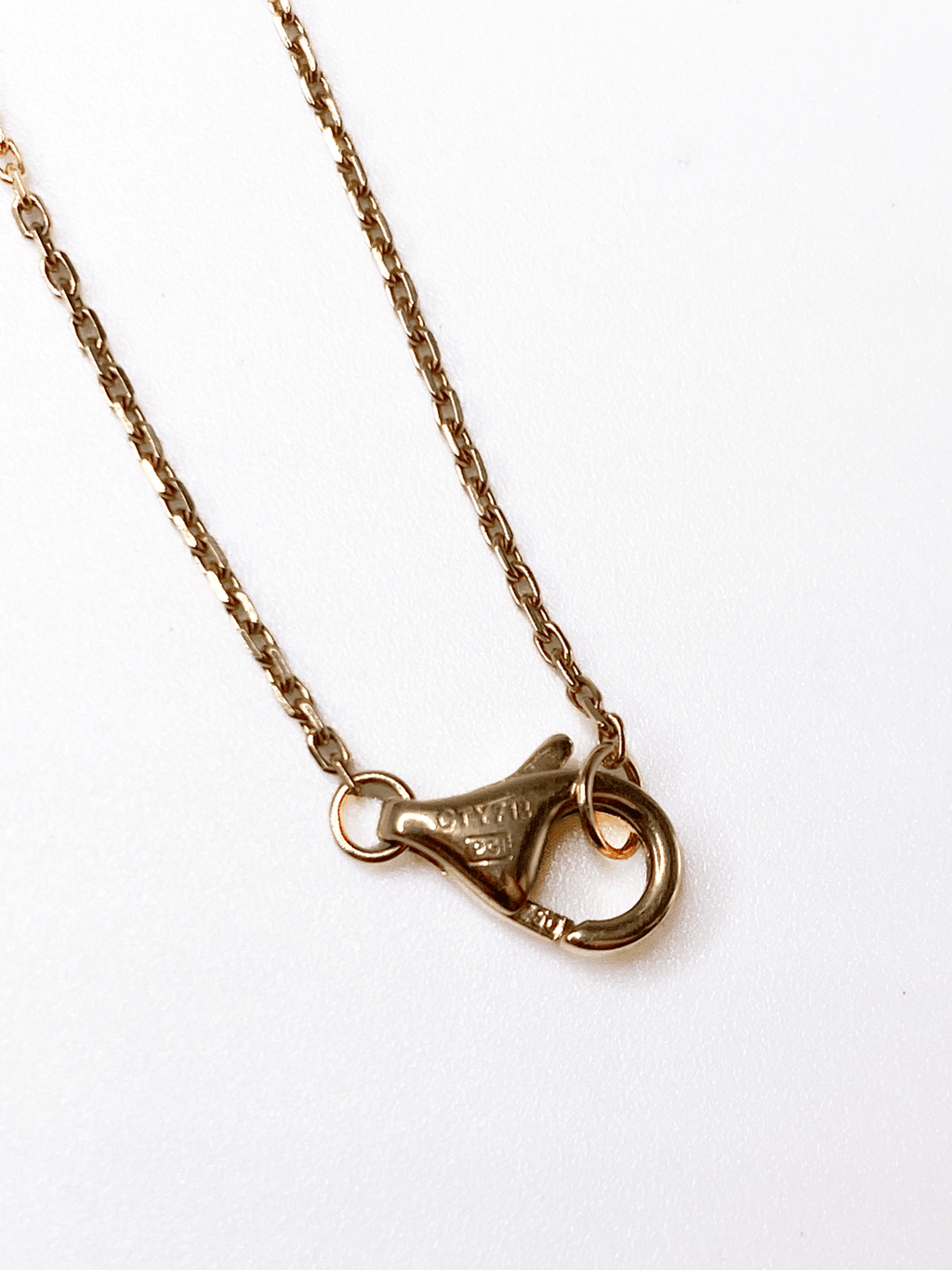 Cartier Amulette Náhrdelník z 18karátového Zlata s Diamantem a Perletí